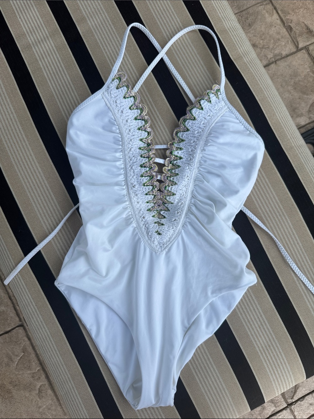 Becca one piece, swimsuit size small excellent preowned condition like new